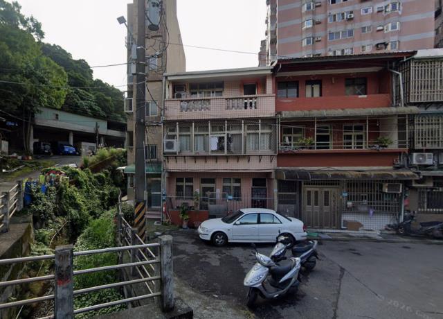 新北淡水法拍透天-1